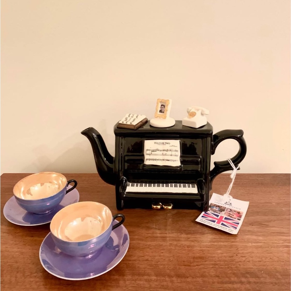 📌 New With Tags Tony Carter Upright Piano Hand-Painted Ceramic Teapot
